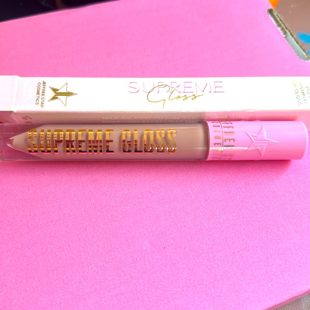 Blow My Candles Supreme Gloss Jeffree Star  lipstick makeup